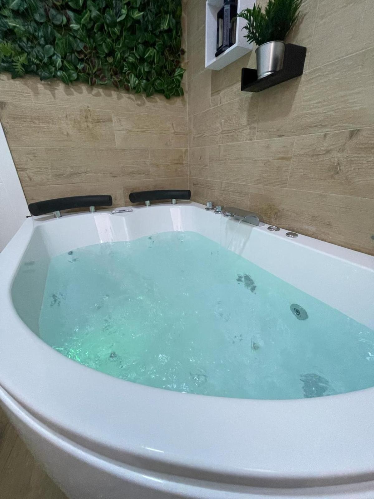Estudio Bf Jacuzzi Jerez Jerez de la Frontera Exterior foto